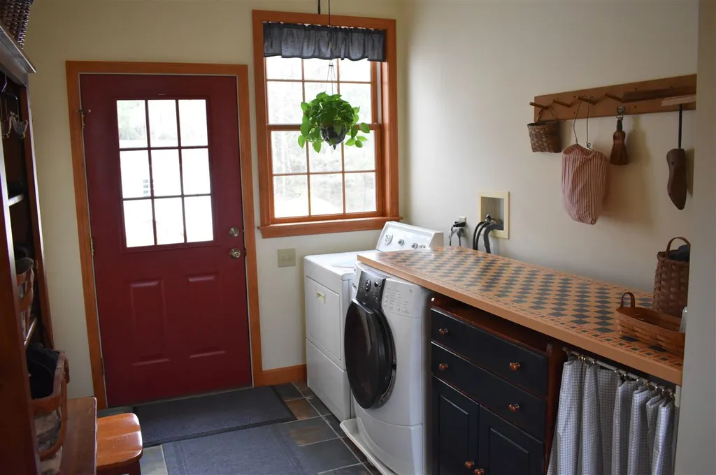 11 Loft Circle Campton NH 03223