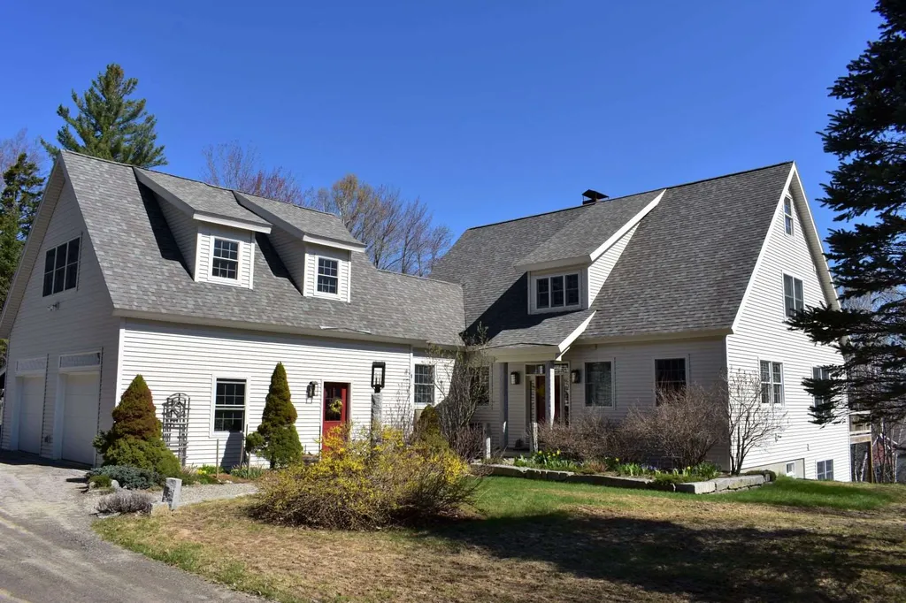 11 Loft Circle Campton NH 03223