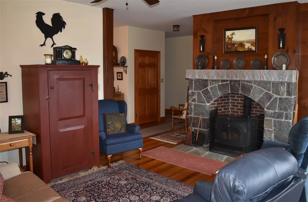 11 Loft Circle Campton NH 03223