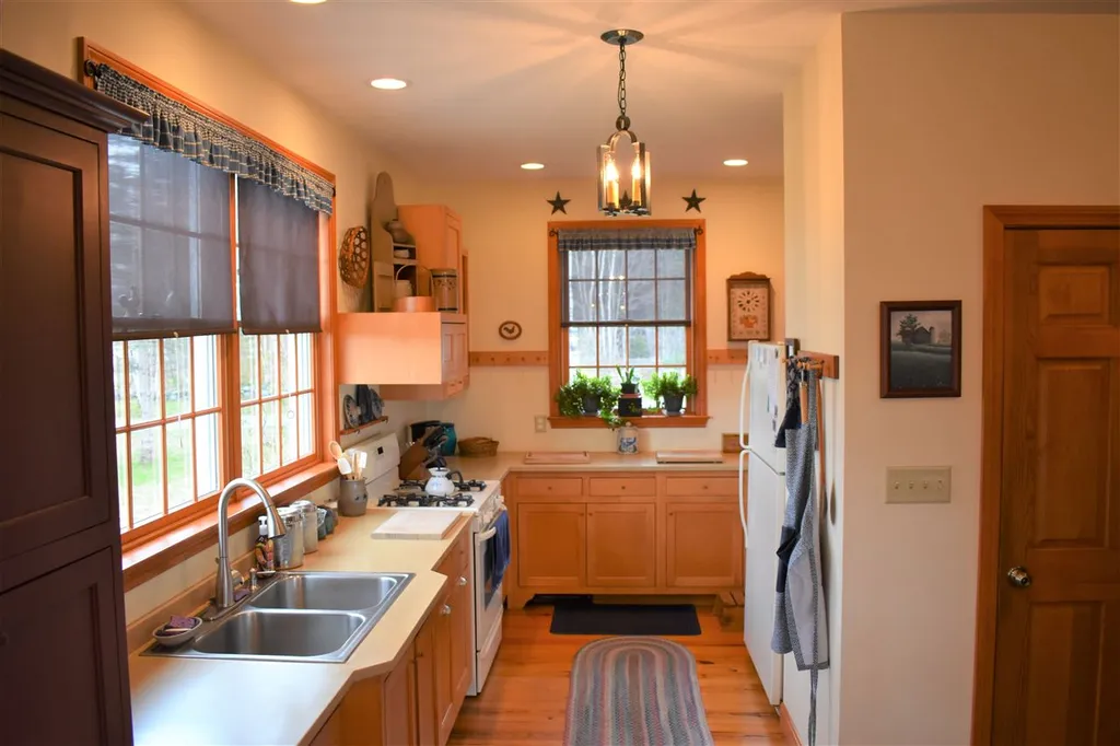 11 Loft Circle Campton NH 03223