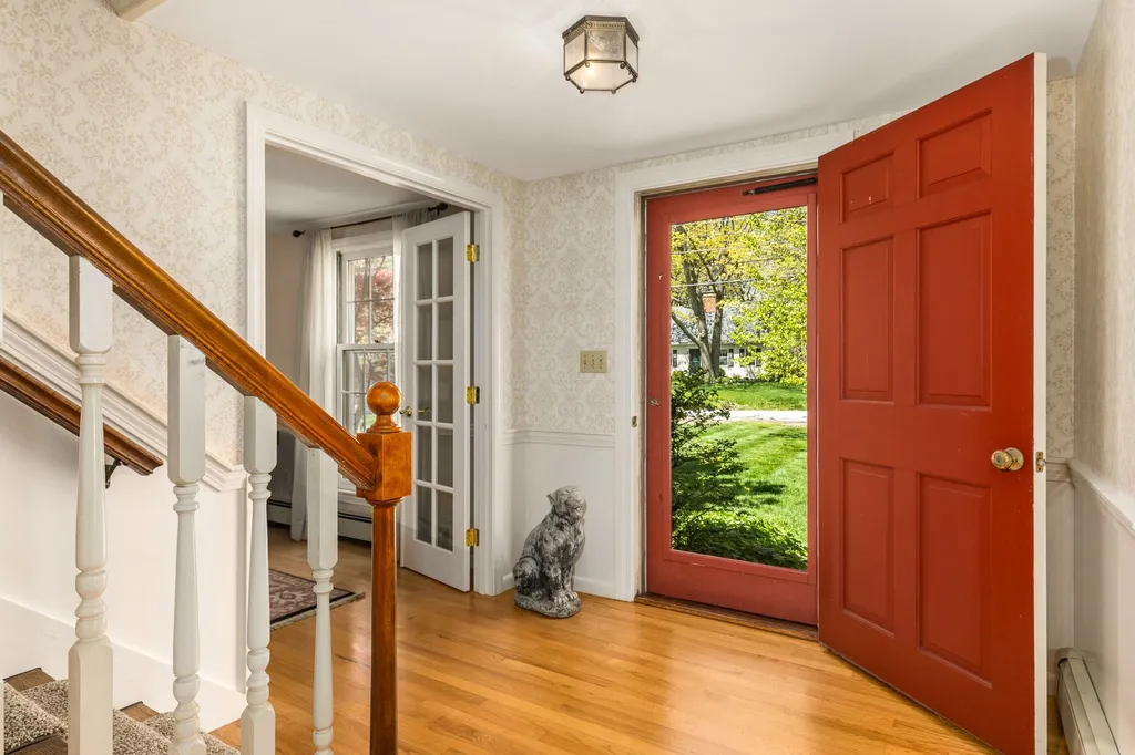 33 Raydon Road York ME 03909