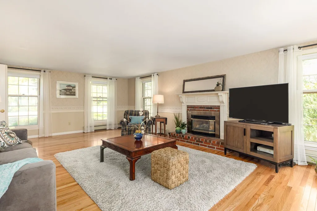 33 Raydon Road York ME 03909