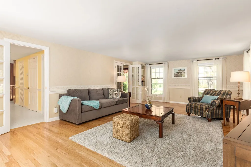 33 Raydon Road York ME 03909
