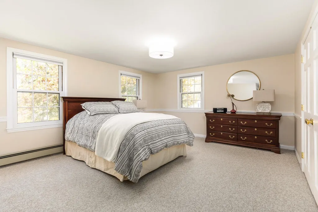 33 Raydon Road York ME 03909