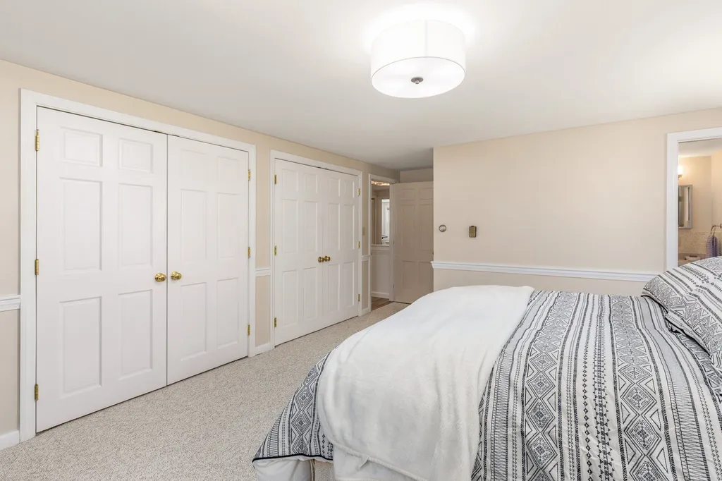 33 Raydon Road York ME 03909