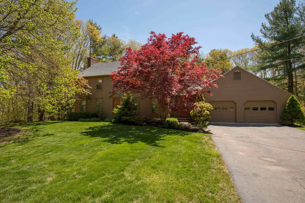 33 Raydon Road York ME 03909