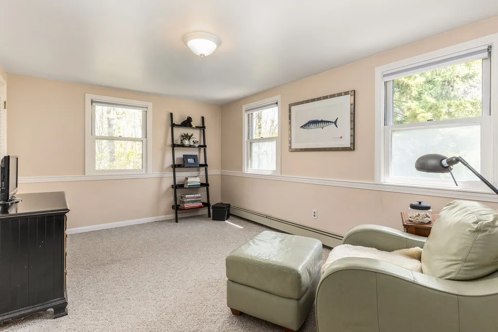 33 Raydon Road York ME 03909