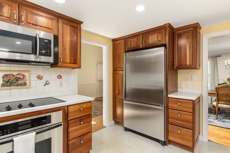 33 Raydon Road York ME 03909
