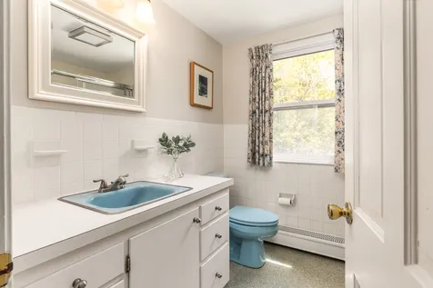 33 Raydon Road York ME 03909