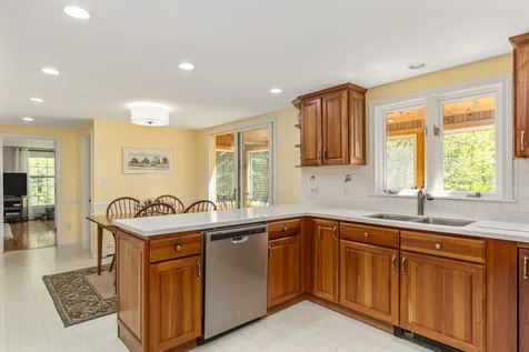33 Raydon Road York ME 03909