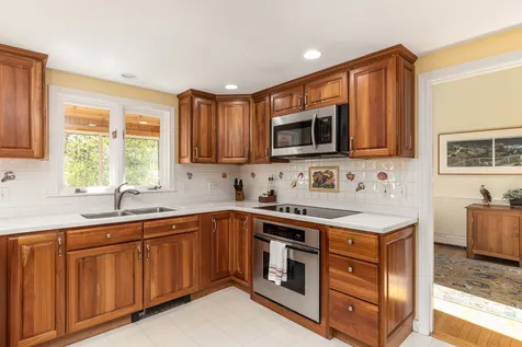 33 Raydon Road York ME 03909