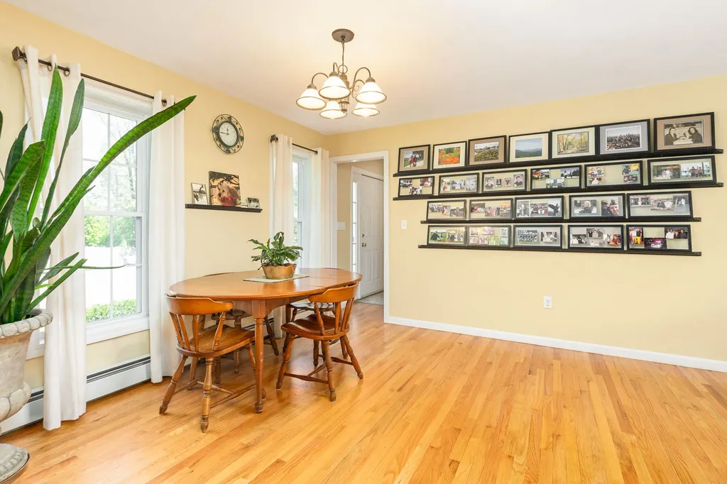 31 Quaker Lane Seabrook NH 03874