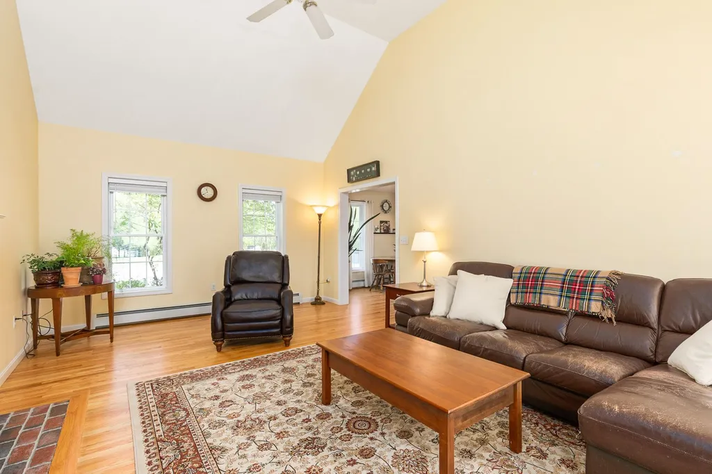 31 Quaker Lane Seabrook NH 03874