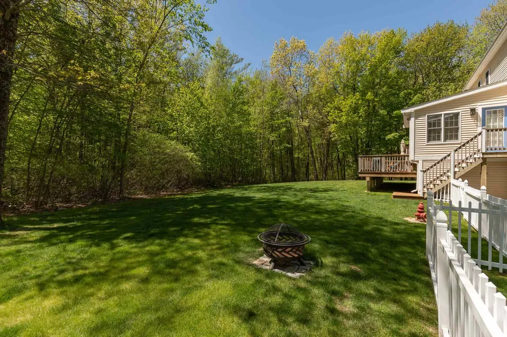 31 Quaker Lane Seabrook NH 03874