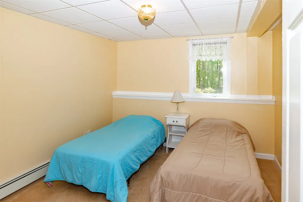 3 Lorri Road Derry NH 03038