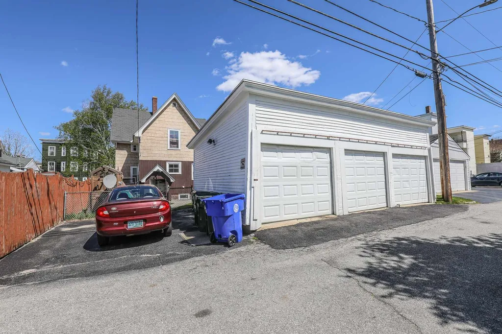 592 Hevey Street Manchester NH 03102
