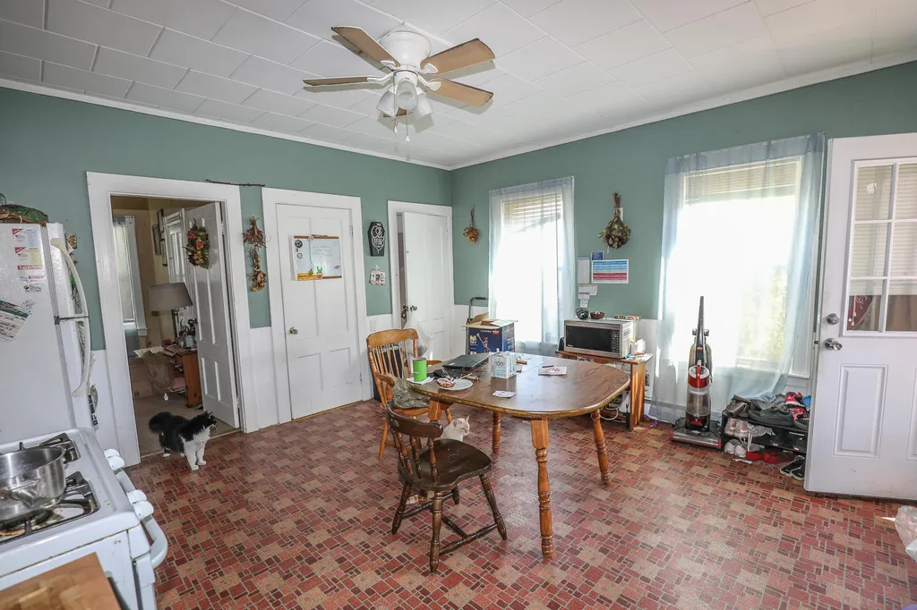 592 Hevey Street Manchester NH 03102