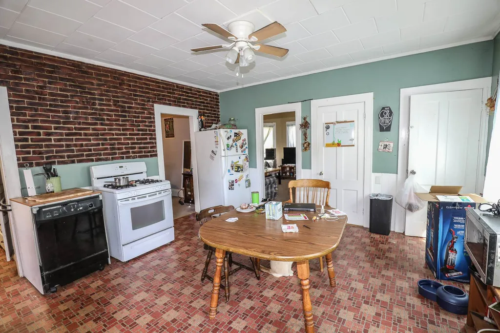 592 Hevey Street Manchester NH 03102
