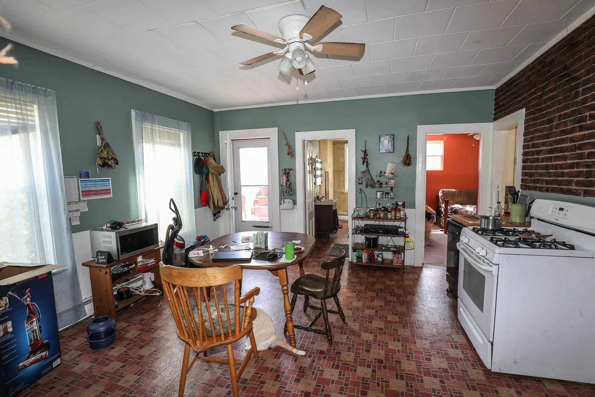 592 Hevey Street Manchester NH 03102