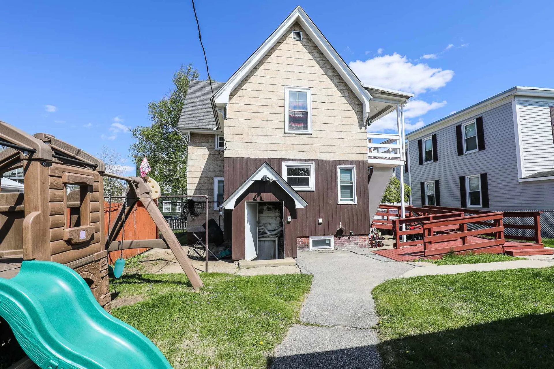 592 Hevey Street Manchester NH 03102