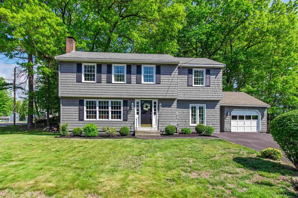 35 Nottingham Drive Nashua NH 03062