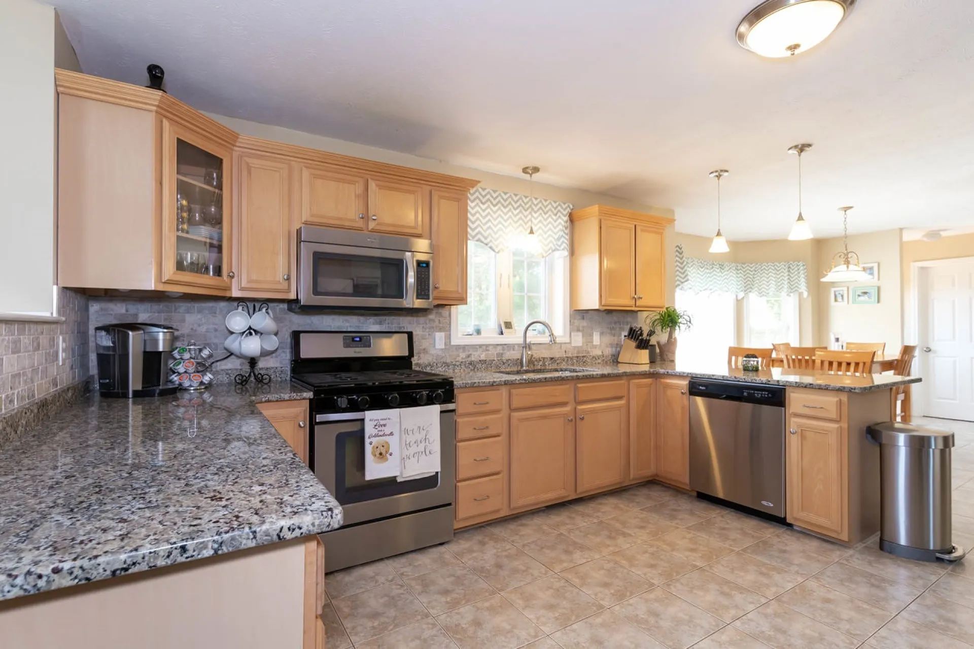 18 Bradford Circle Hudson NH 03051