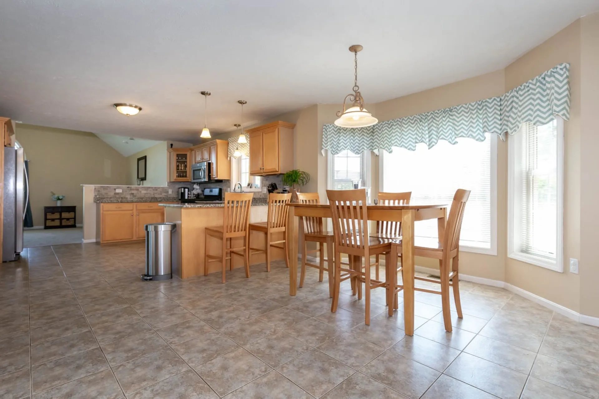 18 Bradford Circle Hudson NH 03051