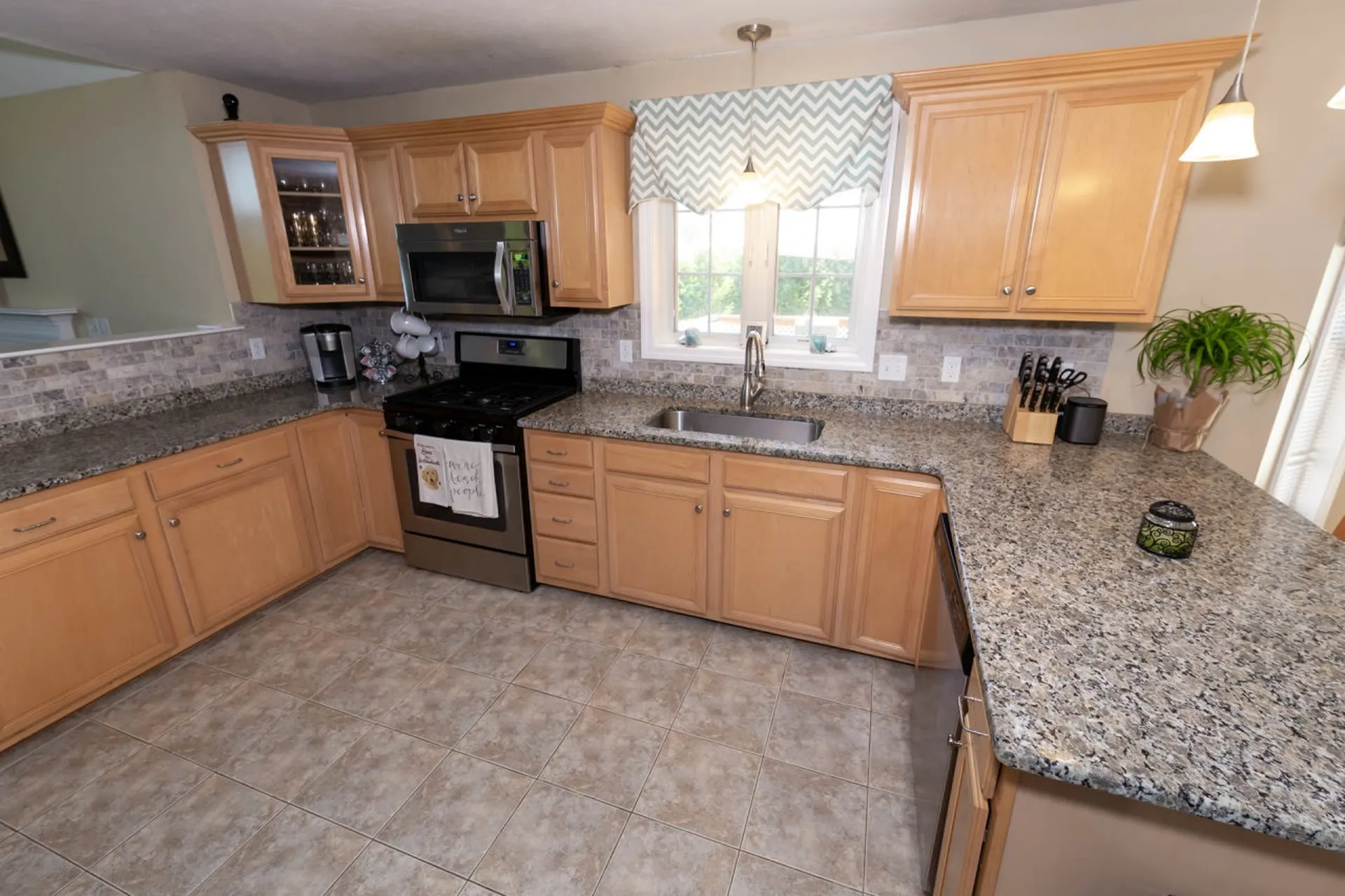18 Bradford Circle Hudson NH 03051