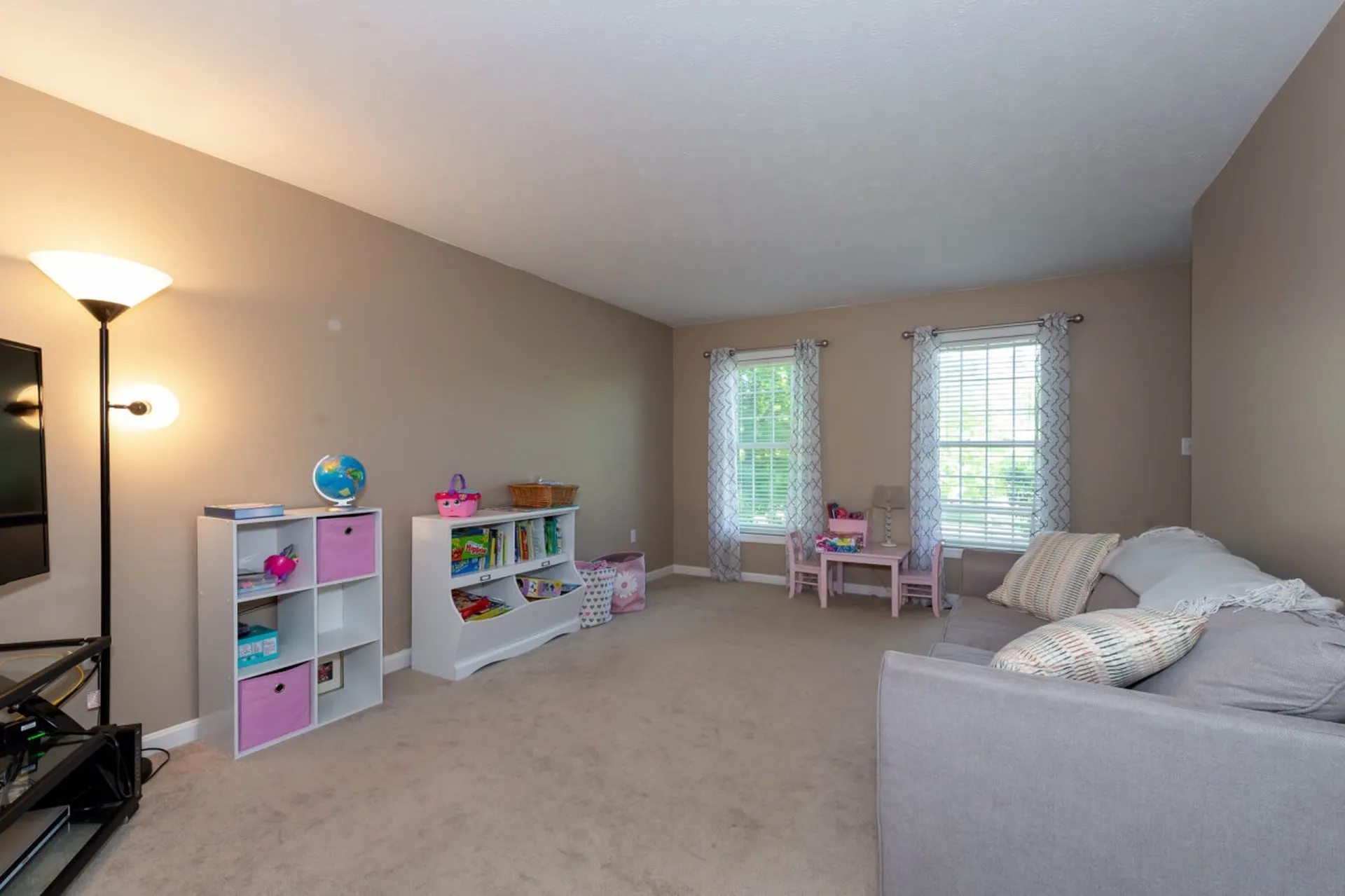18 Bradford Circle Hudson NH 03051