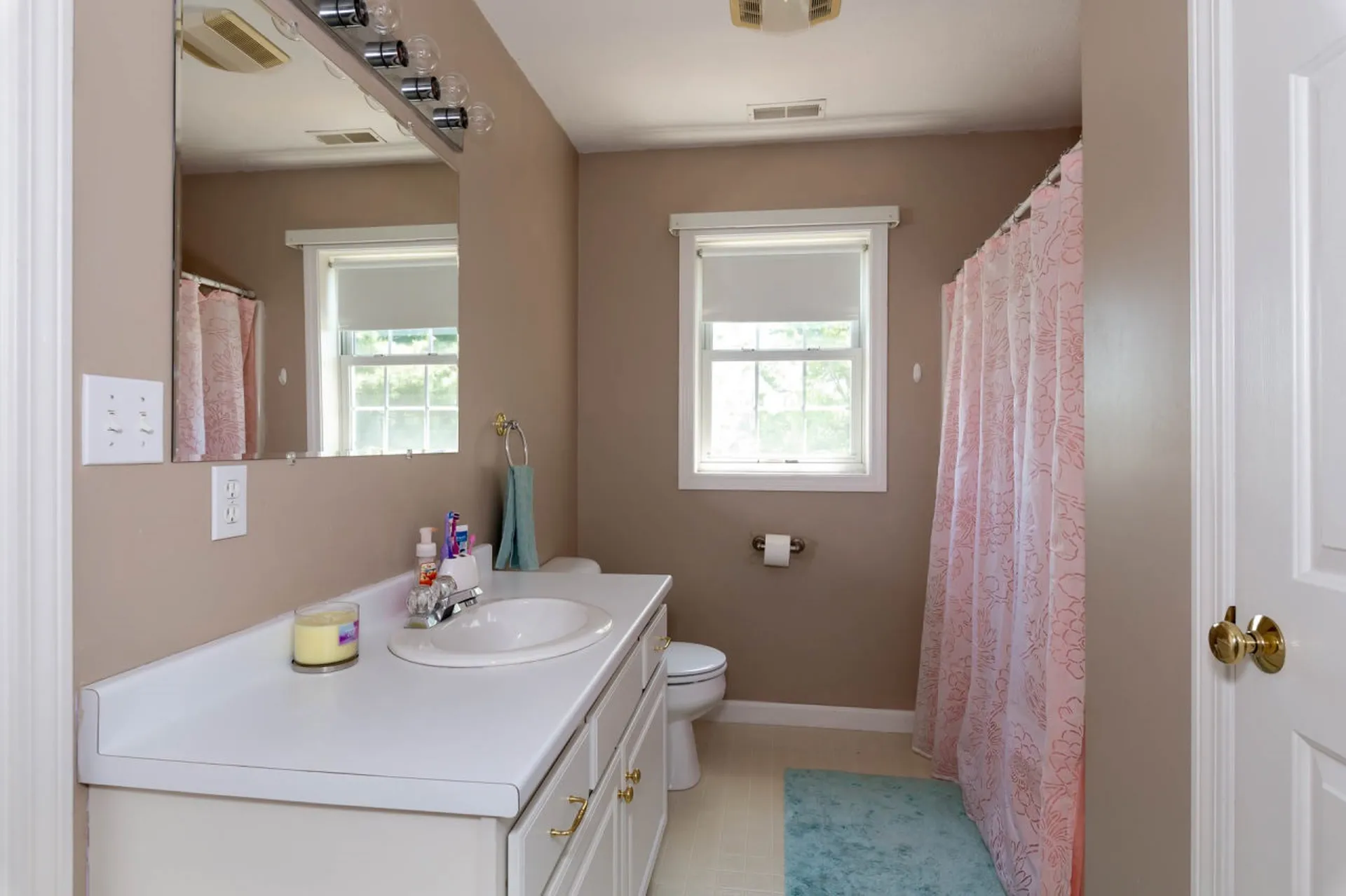 18 Bradford Circle Hudson NH 03051