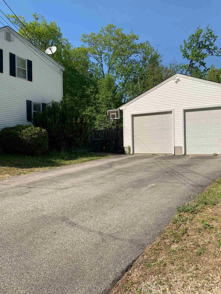 419 Deerpath Lane Pembroke NH 03275