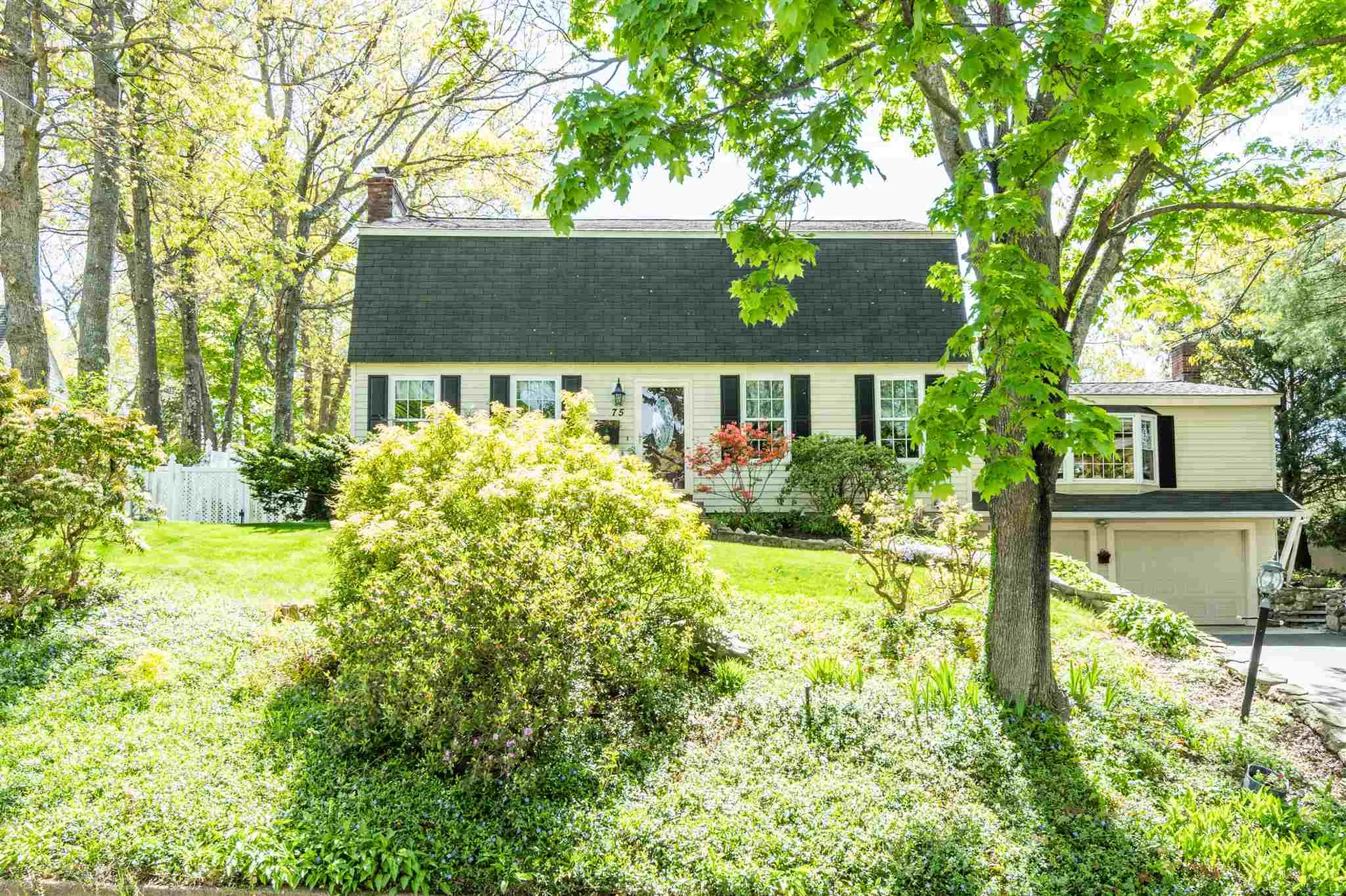 75 Lindstrom Lane Manchester NH 03104