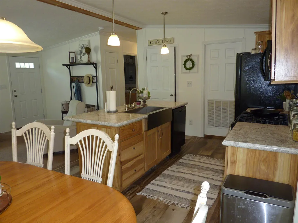 32 Ponderosa Avenue Nashua NH 03062