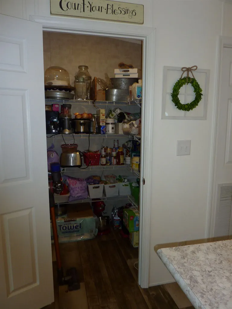 32 Ponderosa Avenue Nashua NH 03062