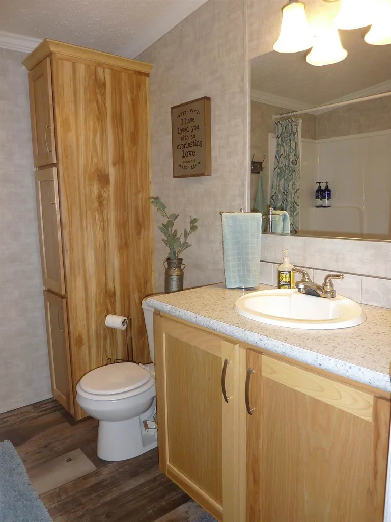 32 Ponderosa Avenue Nashua NH 03062