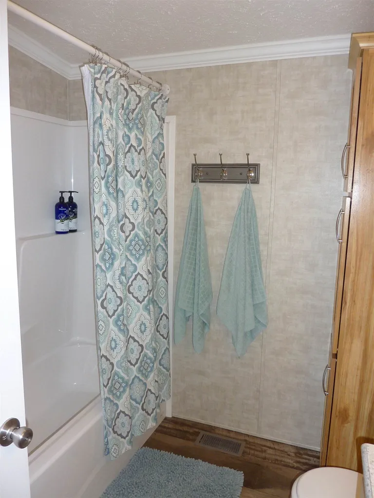 32 Ponderosa Avenue Nashua NH 03062