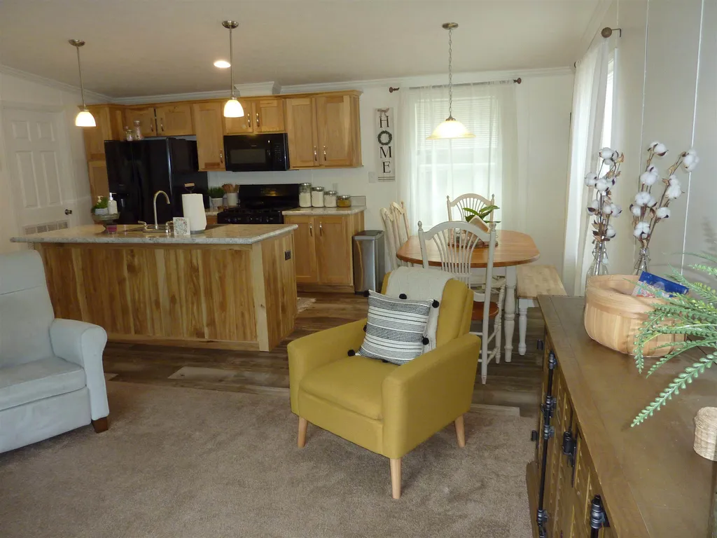 32 Ponderosa Avenue Nashua NH 03062