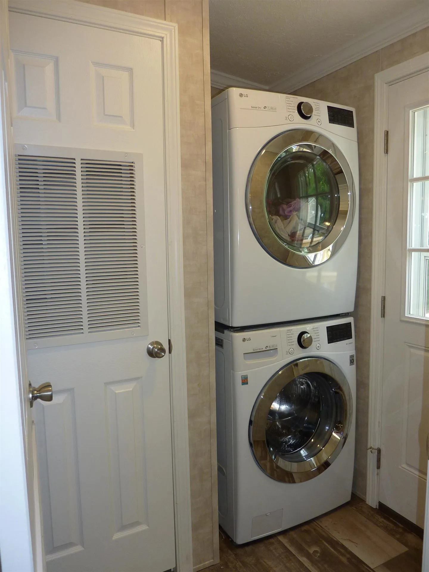 32 Ponderosa Avenue Nashua NH 03062