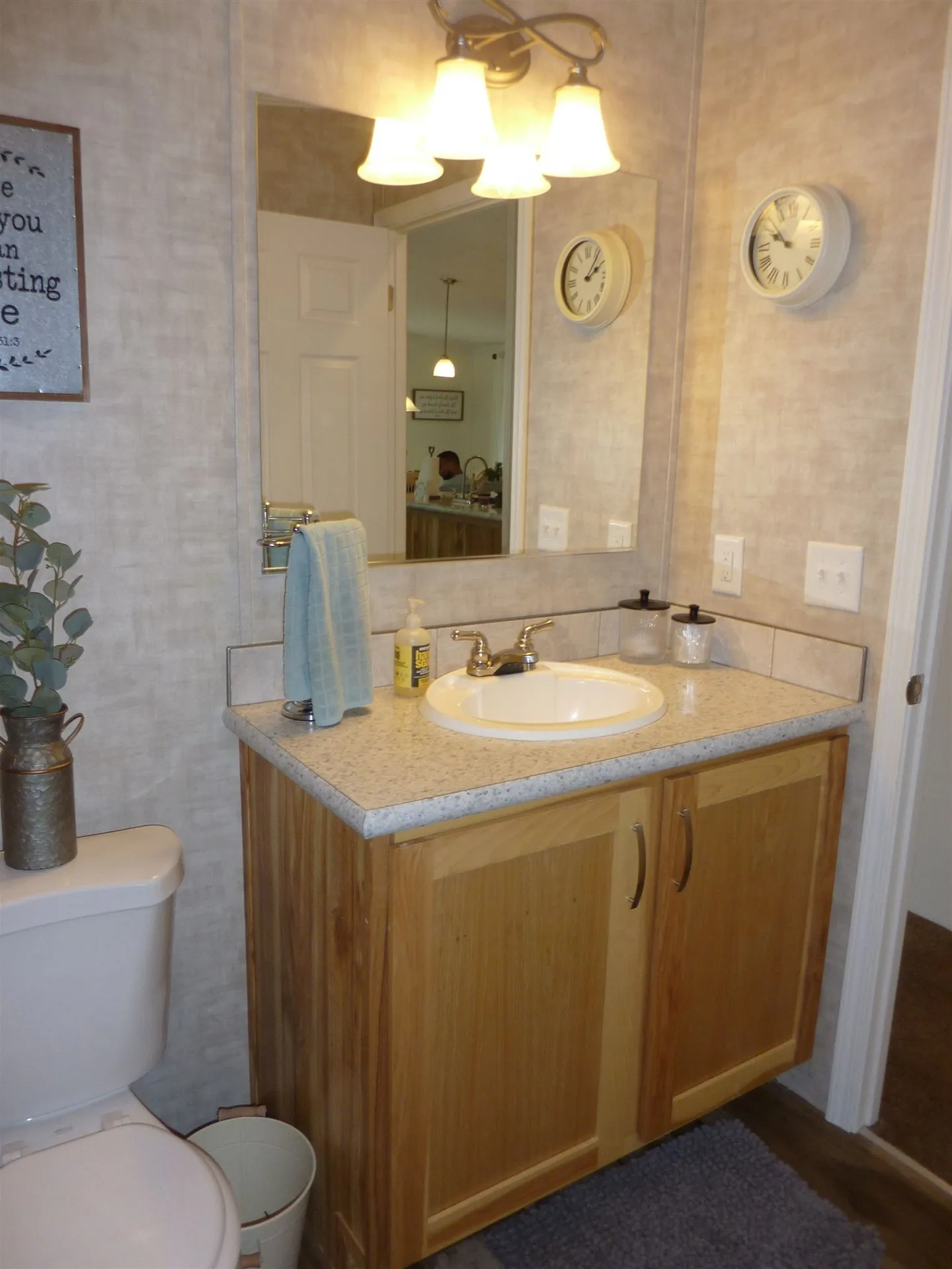 32 Ponderosa Avenue Nashua NH 03062