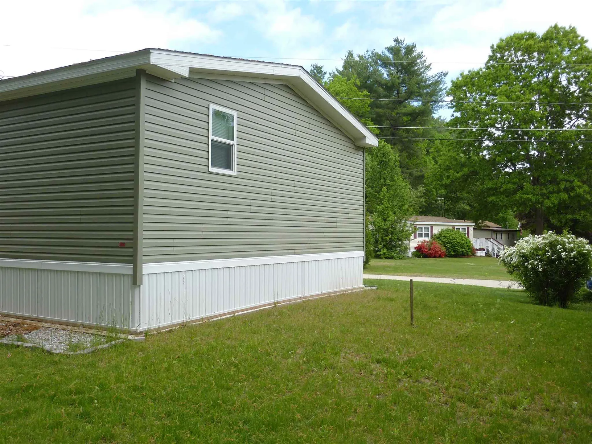 32 Ponderosa Avenue Nashua NH 03062