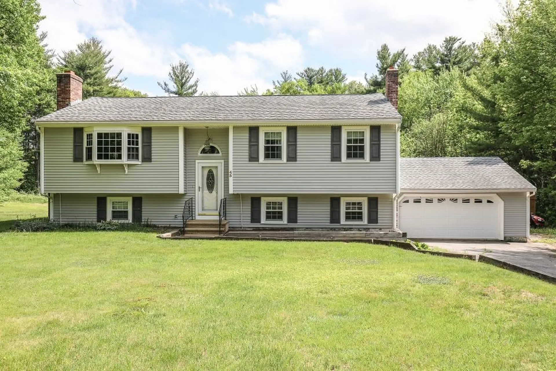 43 Wilshire Drive Londonderry NH 03053