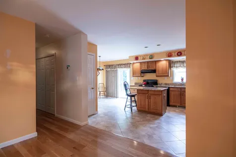 8 Shilah Drive Derry NH 03038