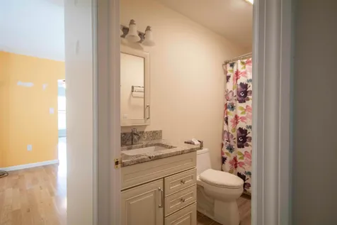 8 Shilah Drive Derry NH 03038