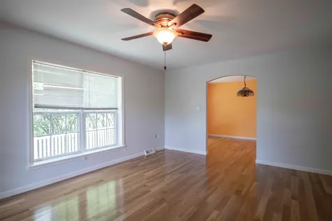 8 Shilah Drive Derry NH 03038