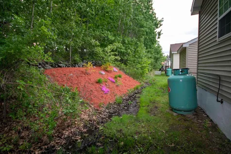 8 Shilah Drive Derry NH 03038