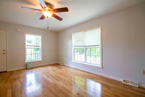 8 Shilah Drive Derry NH 03038