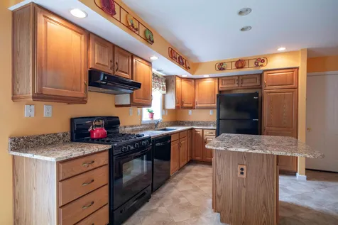 8 Shilah Drive Derry NH 03038