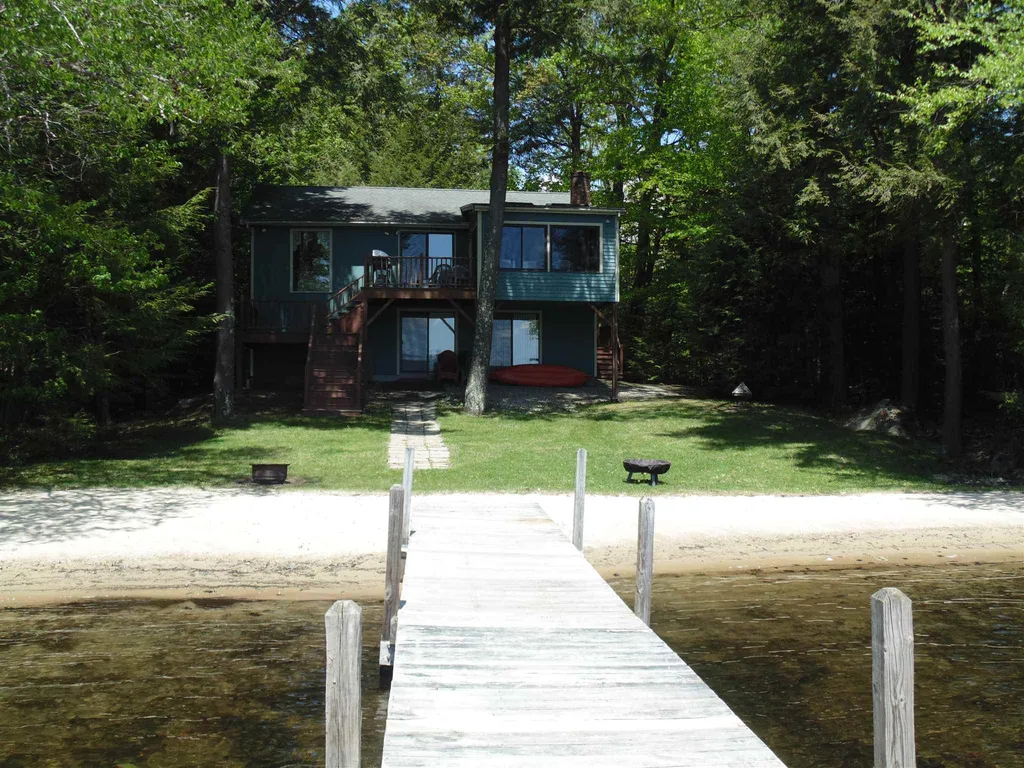20 Blacks Landing Road Moultonborough NH 03254