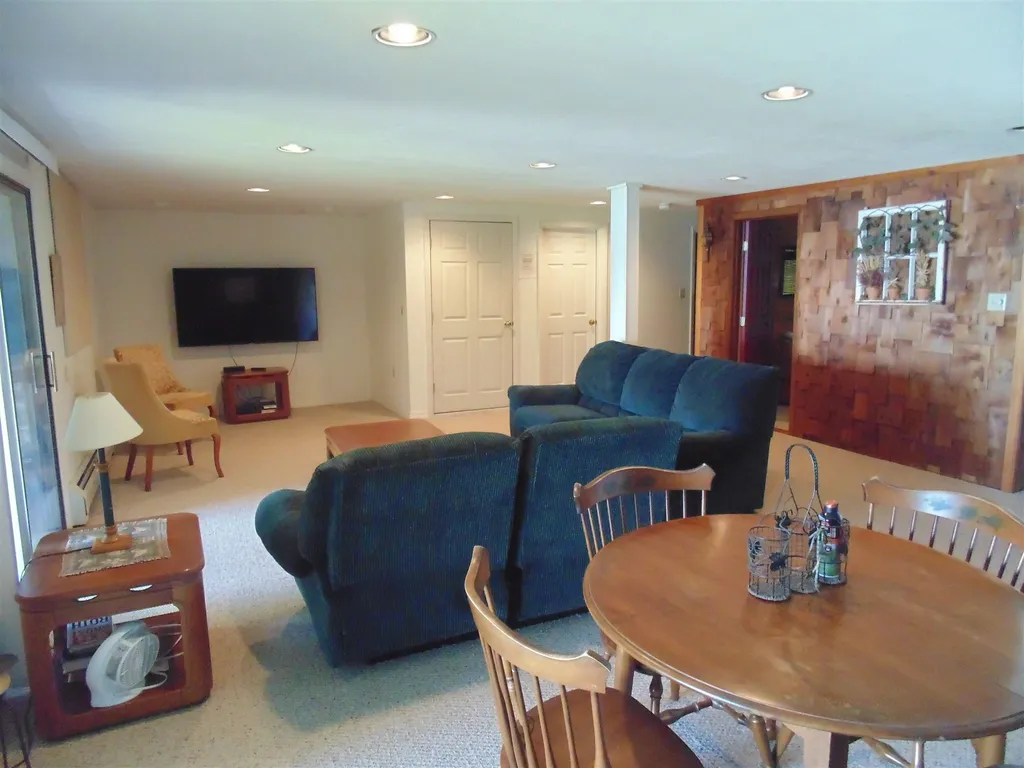 20 Blacks Landing Road Moultonborough NH 03254