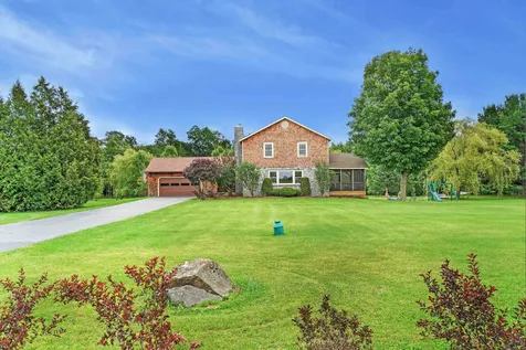 717 Orchard Road Charlotte VT 05445